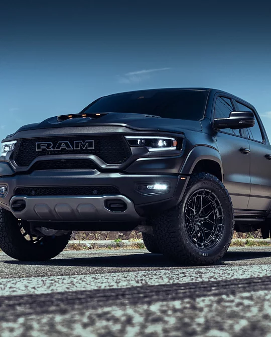 Фото дисков HFX-1 (6-Lug) Черный глянец на Ram 1500 V