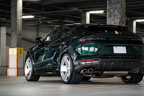 Фото дисков HRE L105M Глянцевый лак на Lamborghini Urus