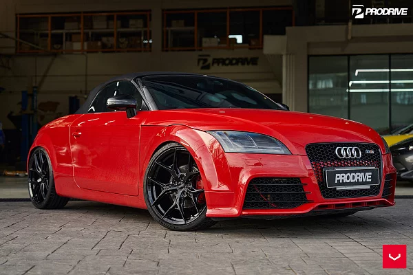 Фото дисков Vossen HF-5 Черный глянец на Audi TT (8J)