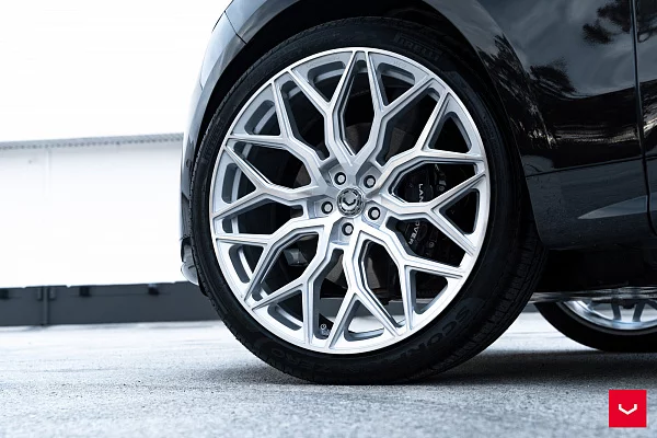 Фото дисков Vossen HF-2 Серебро на Range Rover Sport III