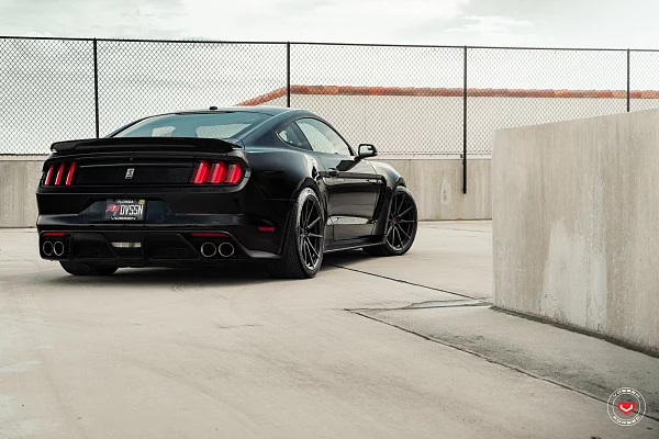Фото дисков Vossen M-X2 Черный сатин на Ford Mustang VI