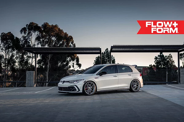 Фото дисков HRE FF21 Серебро на Volkswagen Golf VIII