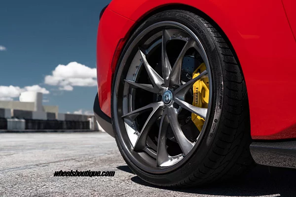 Фото дисков HRE S204 Глянцевый темный лак на Ferrari Portofino