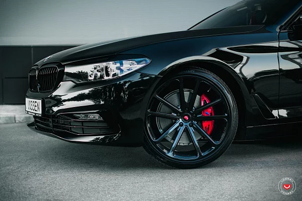 Фото дисков Vossen CG-203 Черный глянец на BMW 5/M5 (G30/F90)