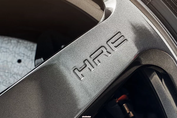 Фото дисков HRE 527M Глянцевый темный лак на Porsche 911 VIII