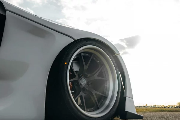Фото дисков HRE S101 Сатиновый графит на Toyota Supra A90