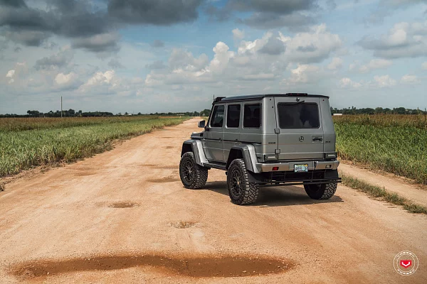 Фото дисков Vossen LC3-01 Черный глянец на Mercedes-Benz G-Class III