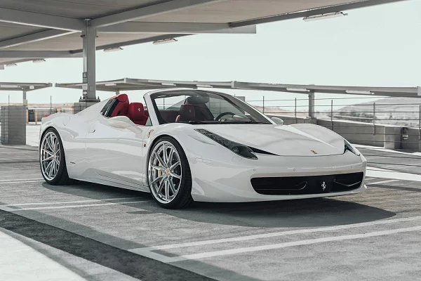 Фото дисков HRE S104SC Глянцевый лак на Ferrari 458