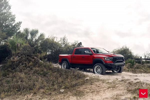 Фото дисков Vossen HFX-1 (6-Lug) Серебро на Ram 1500 V