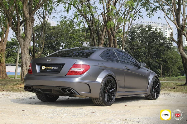 Фото дисков Vossen EVO-5 Черный глянец на Mercedes-Benz C-Class (W204)