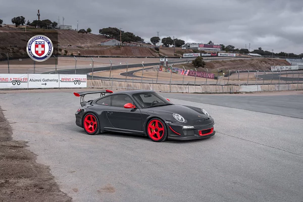 Фото дисков HRE 305M Красный глянец на Porsche 911 VI