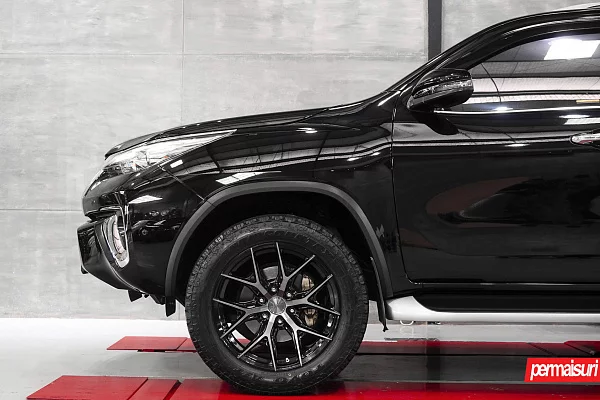 Фото дисков Vossen HF6-4 Алмазная проточка на Toyota Fortuner II