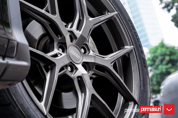 Фото дисков Vossen HF-5 Сатиновый графит на Lexus RX IV