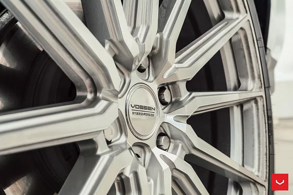 Фото дисков Vossen HF6-1 Серебро на Chevrolet Tahoe V