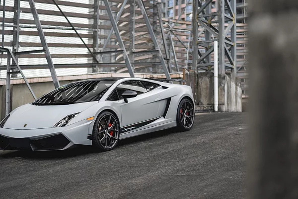 Фото дисков HRE P101 Сатиновый графит на Lamborghini Gallardo