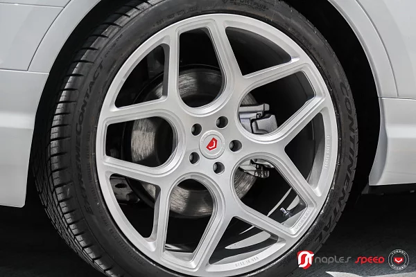 Фото дисков Vossen CG-205 Серебро на Audi Q7 (4M)