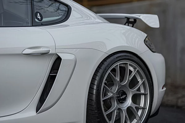 2023 Porsche 718 GT4