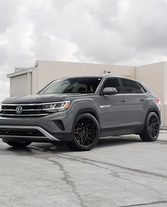 Фото дисков HF-7 Черный глянец на Volkswagen Atlas