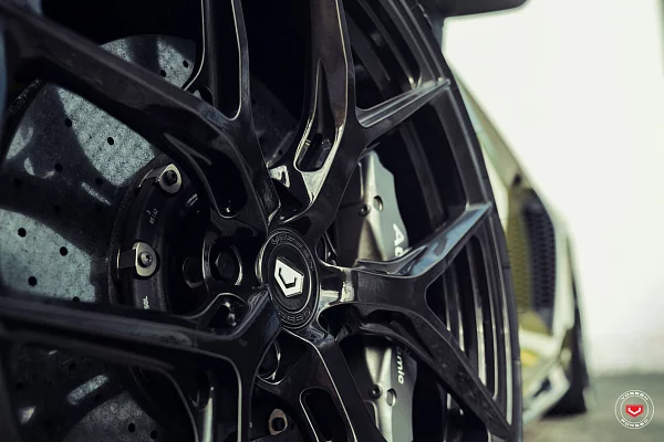 Фото дисков Vossen S21-01 Глянцевый темный лак на Audi R8 (4S)