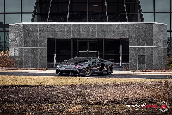Фото дисков Vossen EVO-5 Черный глянец на Lamborghini Aventador