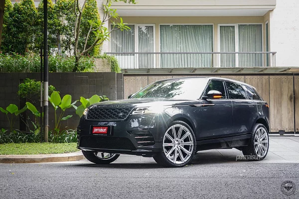 Фото дисков Vossen UV-2 Глянцевый лак на Land Rover Range Rover Velar