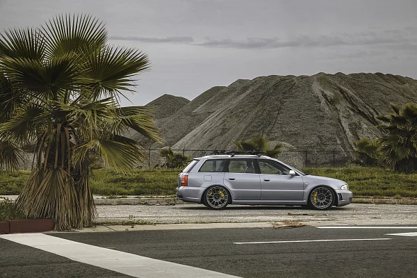Фото дисков Rotiform OZR Матовый графит на Audi A/S/RS 4 (B8)
