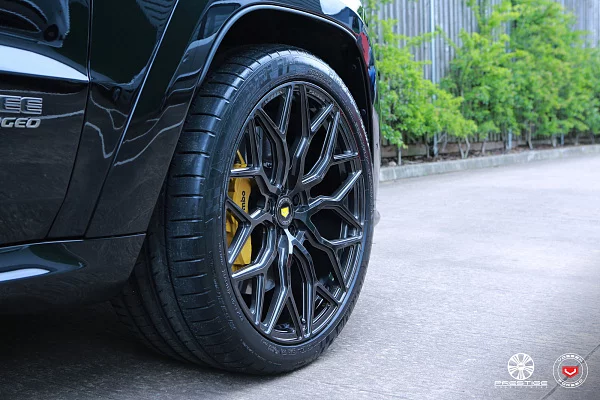 Фото дисков Vossen S17-01 Глянцевый темный лак на Jeep Grand Cherokee IV
