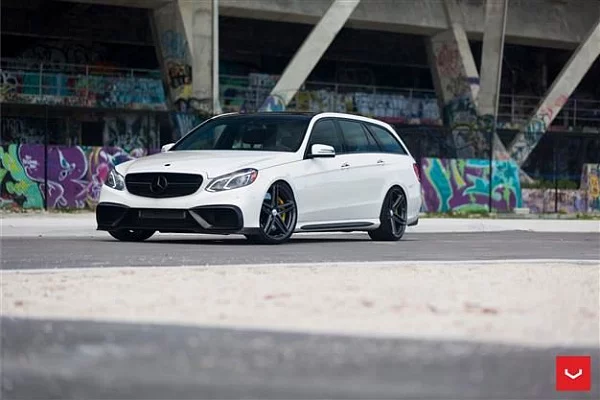 Фото дисков Vossen VFS-5 Глянцевый графит на Mercedes-Benz E-Class (W212, S212, C207)