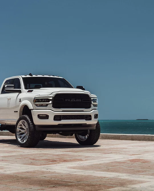 Фото дисков VFX-03 Черный глянец на Ram 1500 V