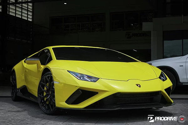 Фото дисков Vossen S17-01 Черный глянец на Lamborghini Huracan
