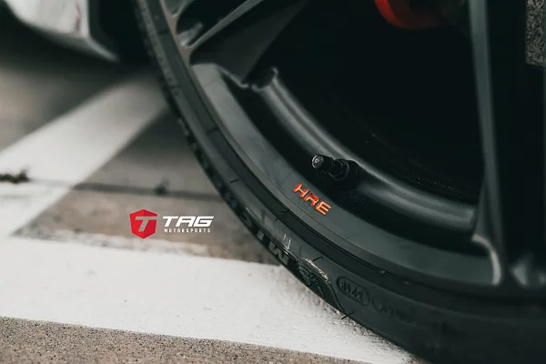 Фото дисков HRE P207 Черный сатин на Ferrari 488