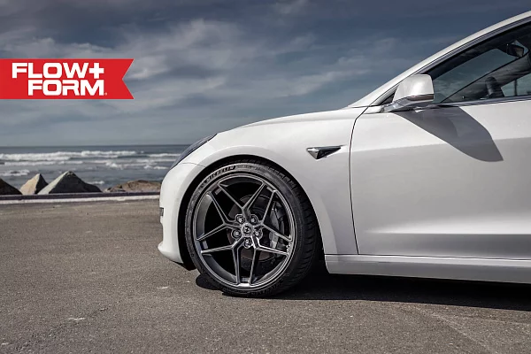 Фото дисков HRE FF11 Глянцевый тонированный лак на Audi A/S/RS 5 (F5)