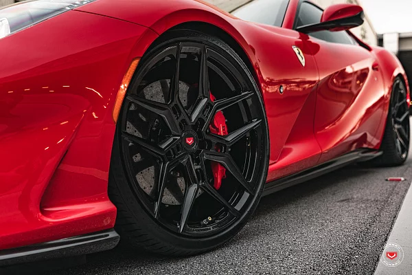 Фото дисков Vossen EVO-4 Черный глянец на Ferrari 812