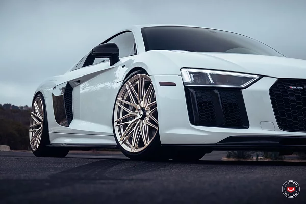 Фото дисков Vossen VPS-4 Глянцевая шампань на Audi R8 (4S)