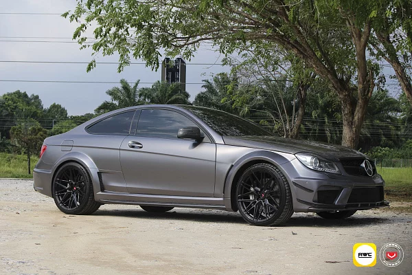 Фото дисков Vossen EVO-5 Черный глянец на Mercedes-Benz C-Class (W204)