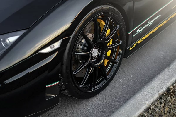 Фото дисков HRE RC103 Черный глянец на Lamborghini Gallardo
