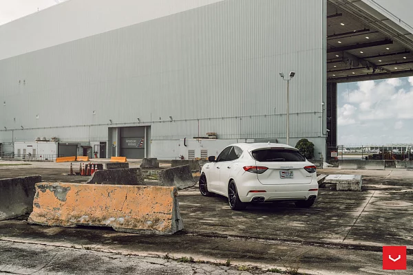 Фото дисков Vossen HFX-2 (5-Lug) Черный сатин на Maserati Levante