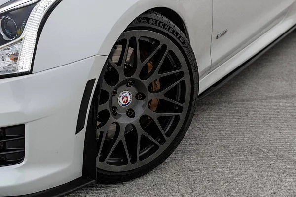Фото дисков HRE 300M Сатиновый графит на Cadillac ATS