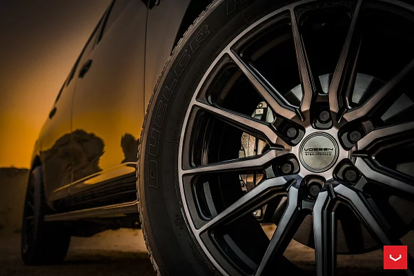 Фото дисков Vossen HF6-1 Глянцевый темный лак на Nissan Patrol VII