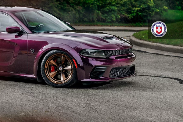 Фото дисков HRE 105 Глянцевая темная медь на Dodge Charger VII