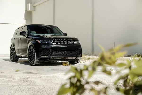 Фото дисков Vossen UV-1 Черный сатин на Range Rover Sport II