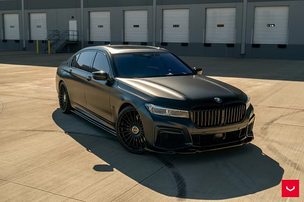 Фото дисков Vossen HF-8 Черный глянец на BMW 7 (G70)