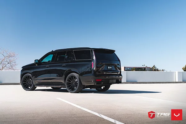 Фото дисков Vossen HF6-1 Черный глянец на Cadillac Escalade V