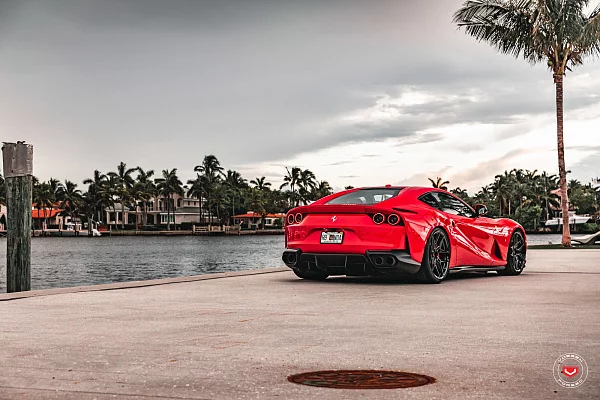 Фото дисков Vossen EVO-4 Черный глянец на Ferrari 812