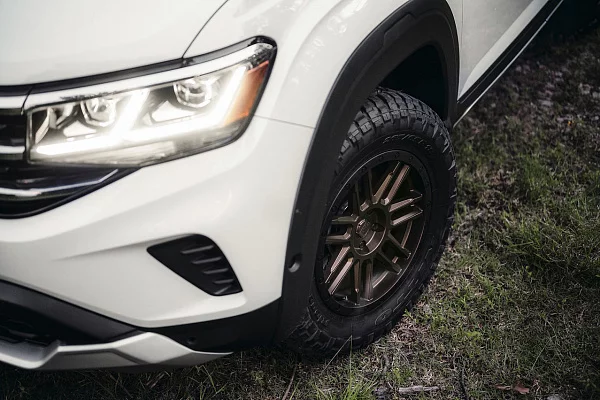 Фото дисков Black Rhino ARCHES Сатиновая темная бронза на Volkswagen Atlas