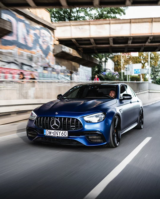 Фото дисков R11-R Черный глянец на Mercedes-Benz E-Class (W213, S213, C238)