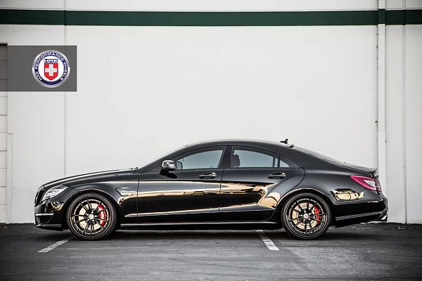 Фото дисков HRE S104 Черный сатин на Mercedes-Benz CLS (C218)