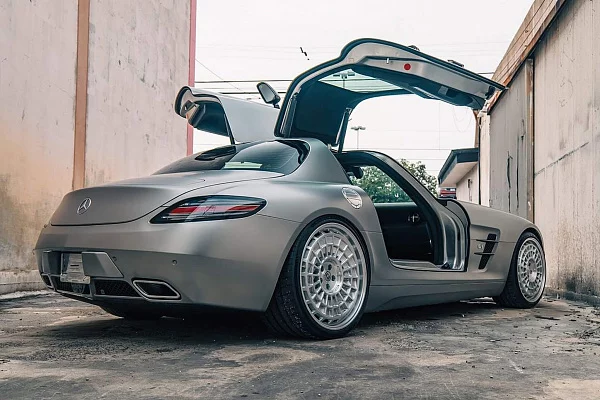 Фото дисков HRE 515 GTM Глянцевый лак на Mercedes-Benz SLS AMG
