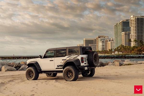 Фото дисков Vossen HFX-1 (6-Lug) Сатиновая бронза на Ford Bronco