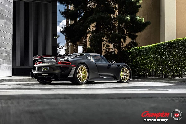 Фото дисков Vossen RS74 Глянцевое золото на Porsche 918 Spyder